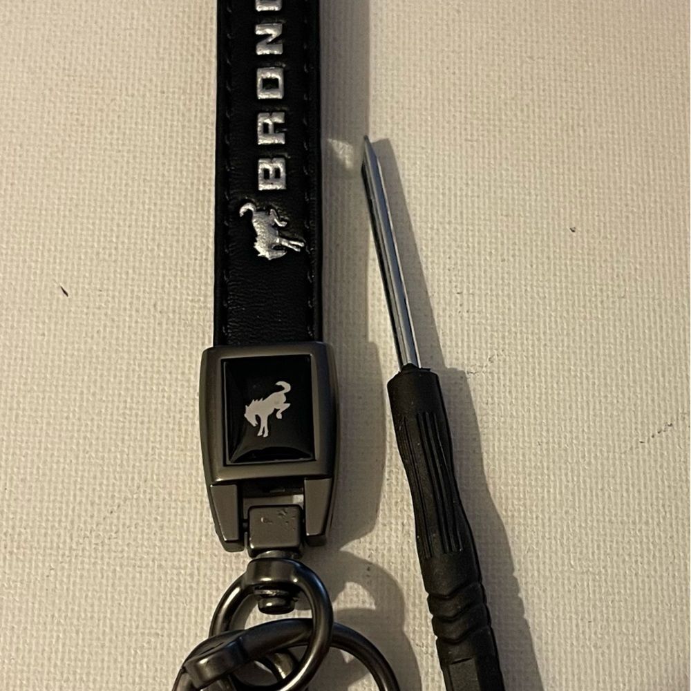 Bronco Key Fob Keychain in Black Leather NWT - Picture 4 of 5